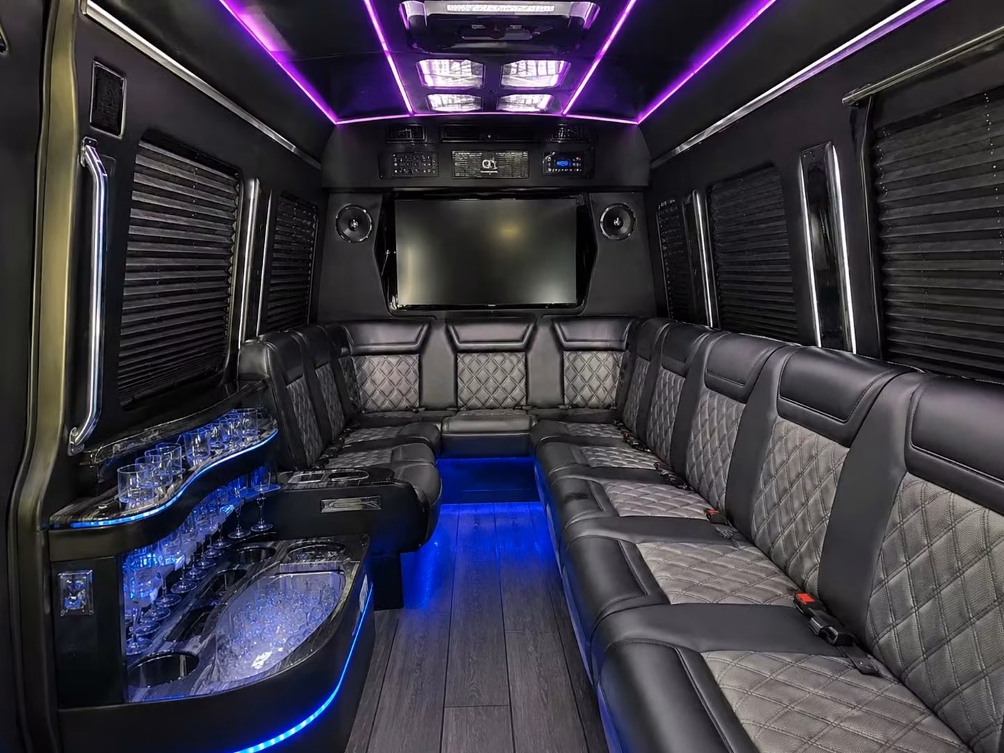 airport transfers and hotel shuttles for memphis wedding weekends