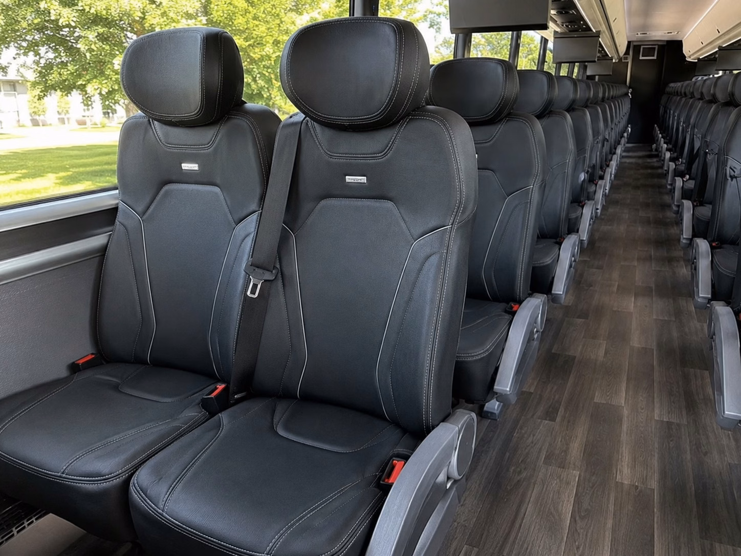 bridal party transportation in memphis that runs on your schedule