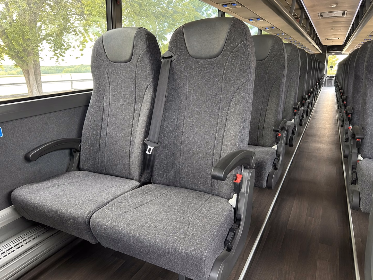 how bus type changes charter bus prices in memphis tennessee