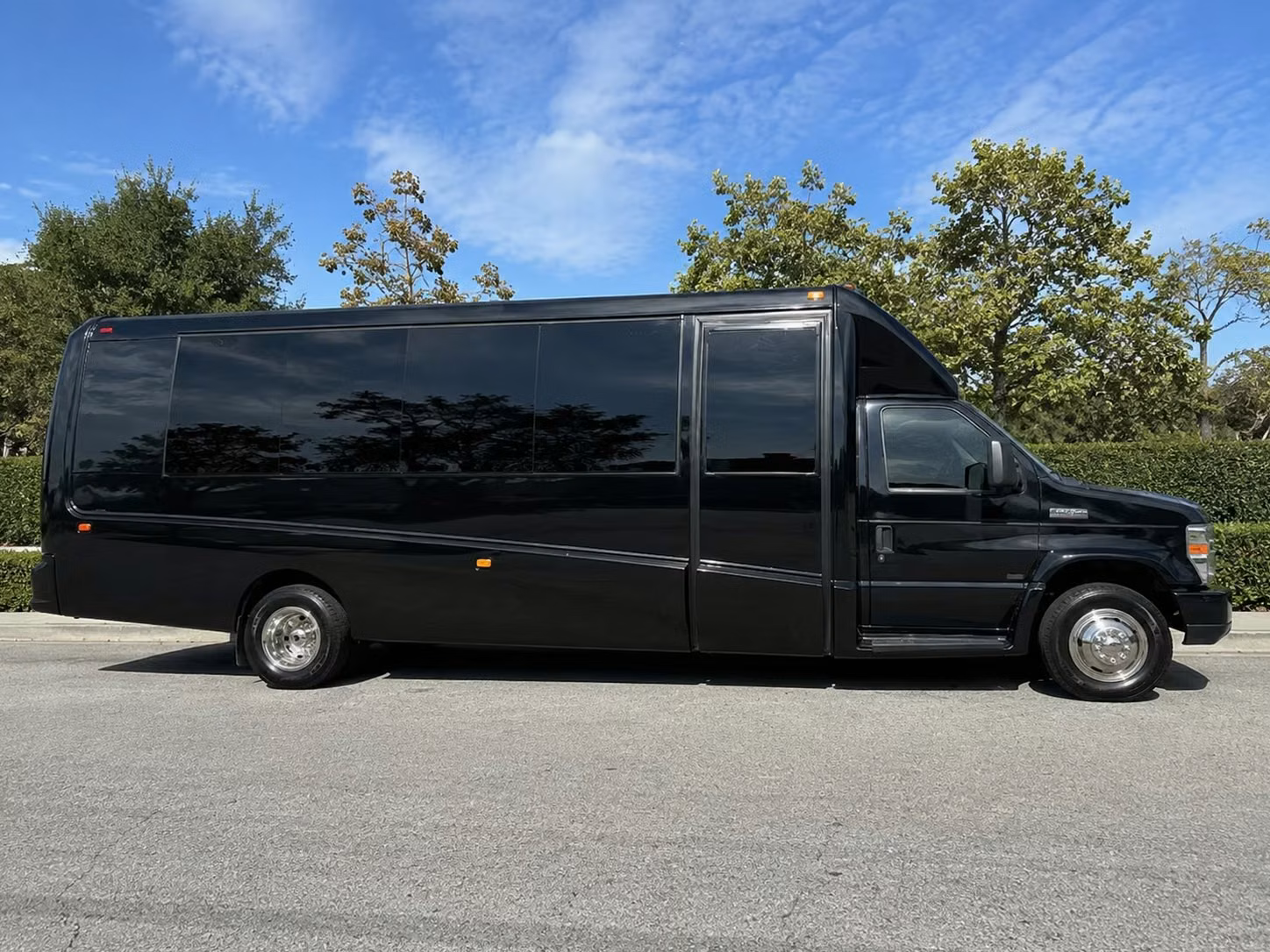 prom homecoming transportation services in memphis