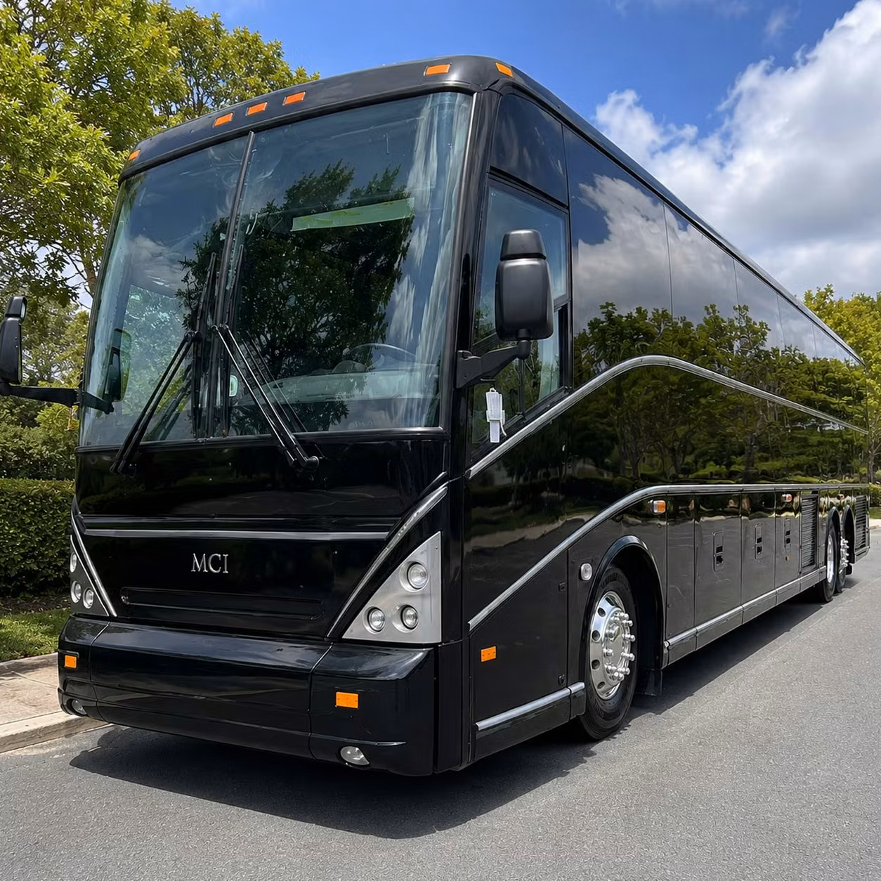 school field trip charter bus rentals in memphis