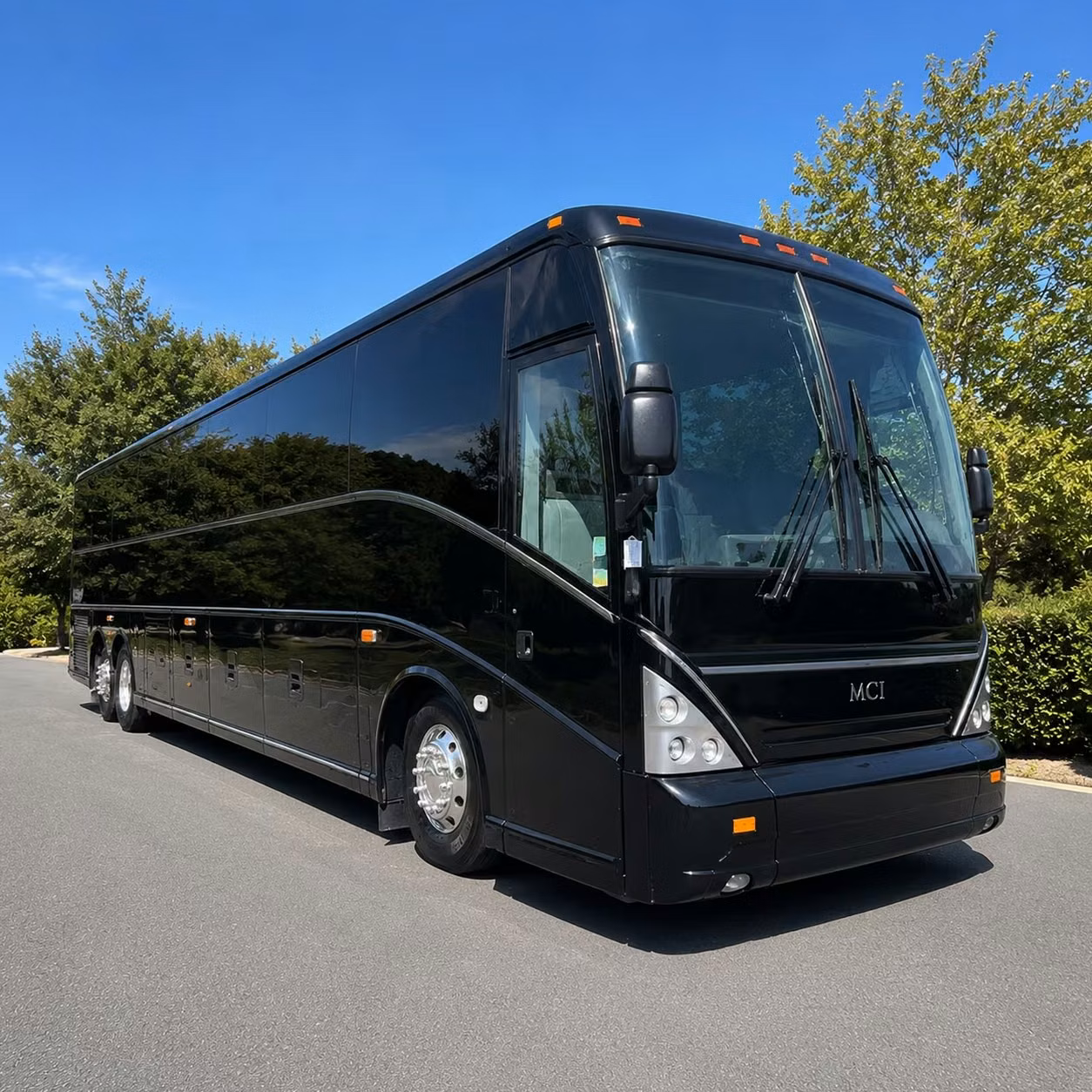 sports team fan charter bus rentals in memphis